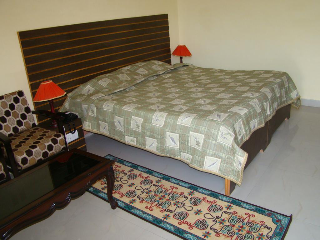 Munish Resorts Mandi Chambre photo