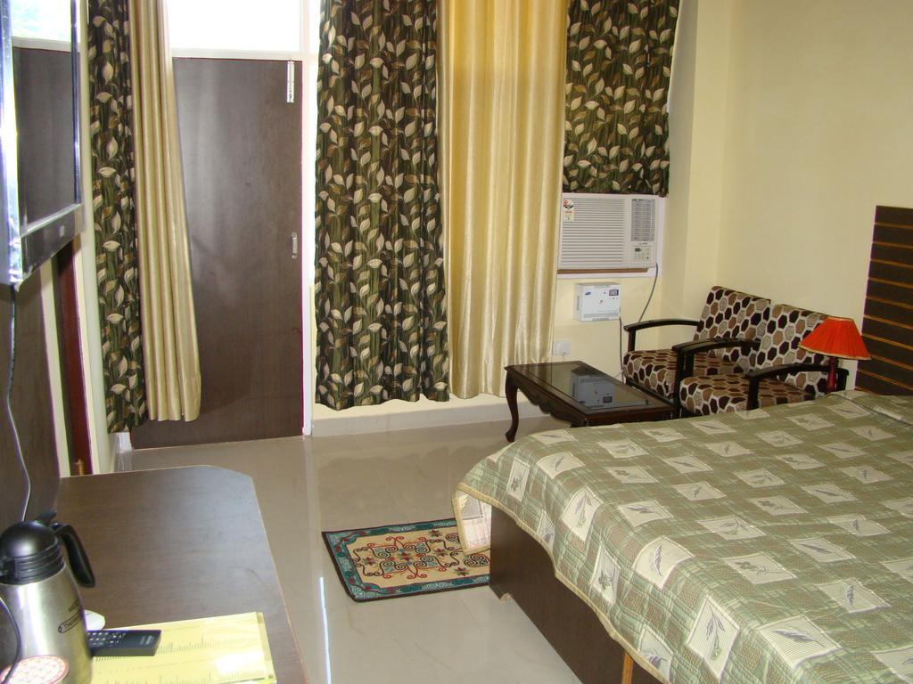 Munish Resorts Mandi Chambre photo